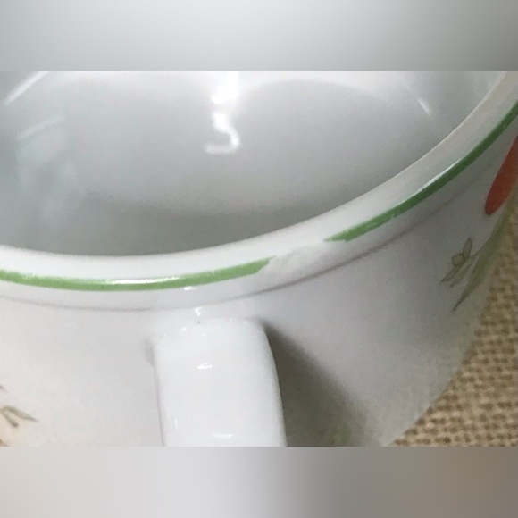 Vintage Berry Patch Strawberry Fine China Soup Mug Set Cottage Core Rockabilly - Picture 3 of 7